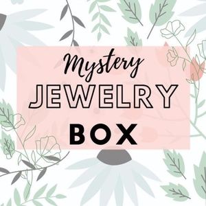 2/$50! Or 4/$100 !! 🌱💍 5pc Jewelry & Accessories Mystery Box!